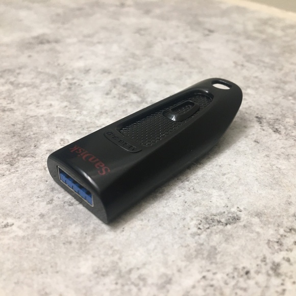 SanDisk 256GB Ultra USB 3.0 Flash Drive - Picture 1 of 4